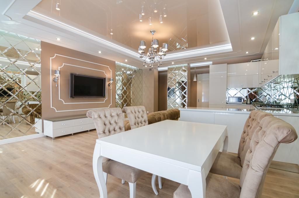 Royal Art-Deco Apartment Lviv Luaran gambar