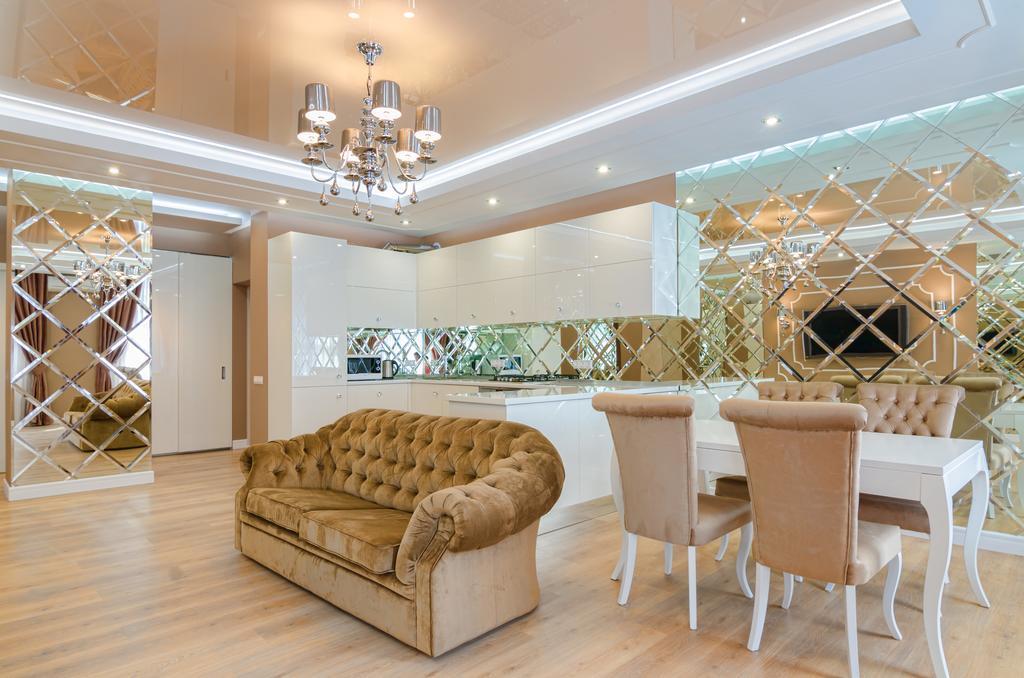 Royal Art-Deco Apartment Lviv Luaran gambar